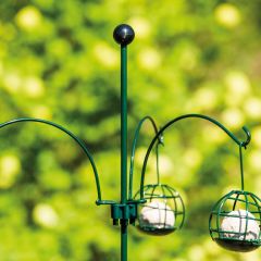 Feeding system with shepherd’s pole